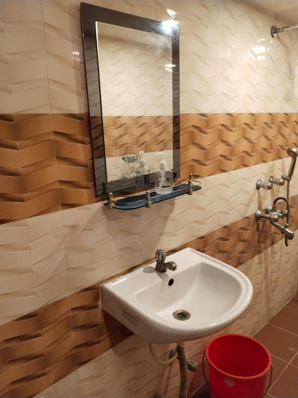 Hotel Ucs Колката Екстер'єр фото