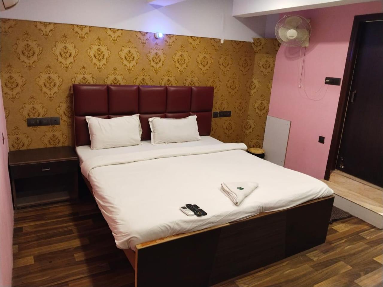 Hotel Ucs Колката Екстер'єр фото