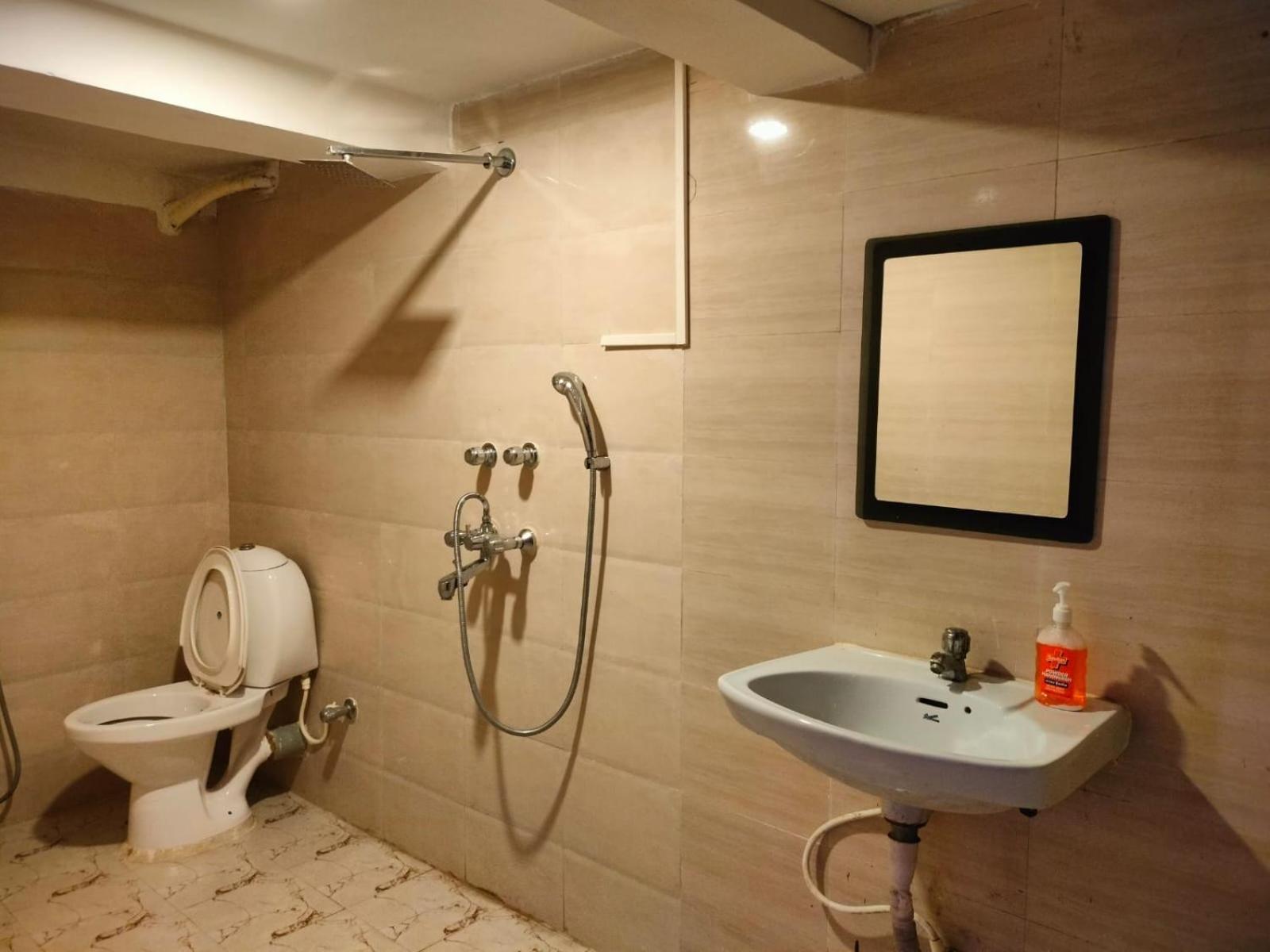 Hotel Ucs Колката Екстер'єр фото